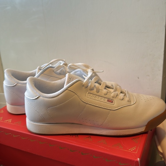 Reebok women’s princess sneaker - Picture 5 of 6